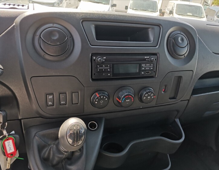 Renault Master 9