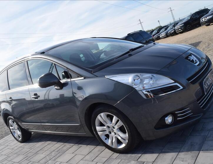 Peugeot 5008 4
