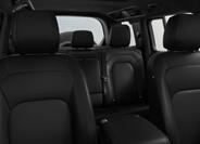 Land Rover Defender 7