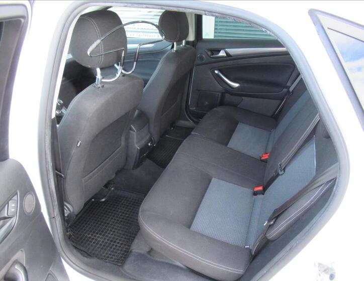 Ford Mondeo 19