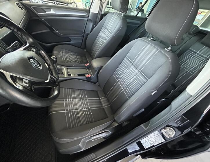 Volkswagen Golf 22