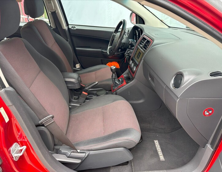 Dodge Caliber 12