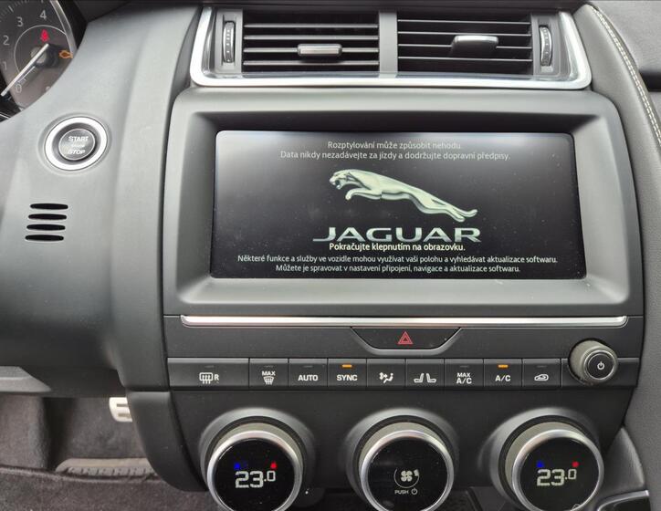 Jaguar E-Pace 27