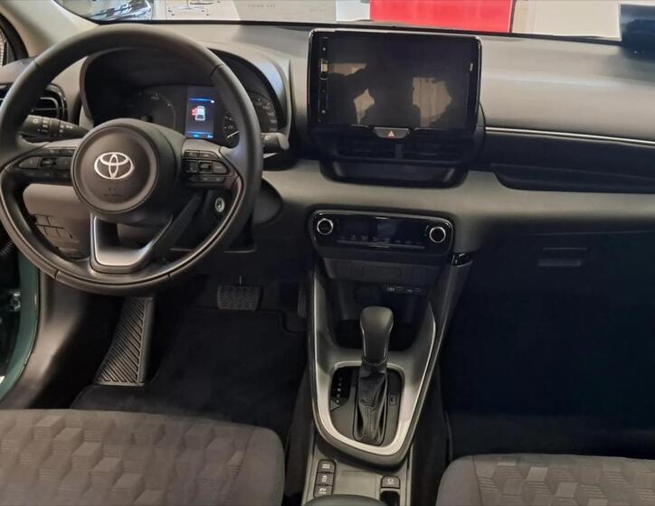 Toyota Yaris 5