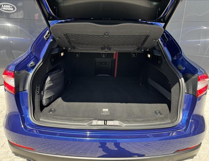 Maserati Levante 17