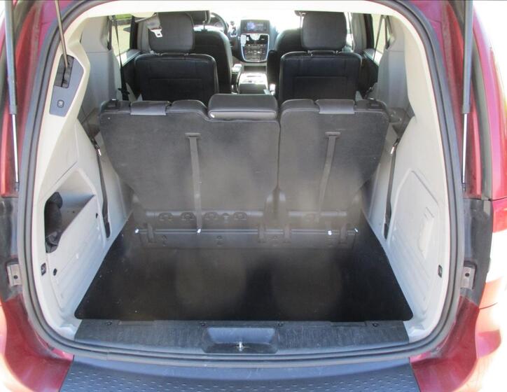 Chrysler Town & Country 10