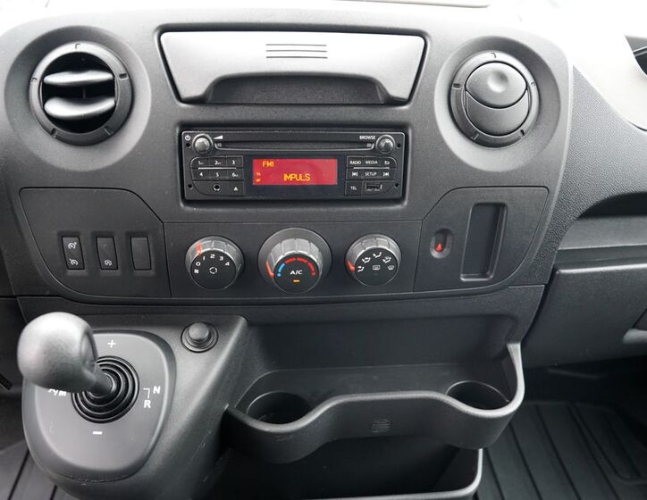 Nissan NV400 25