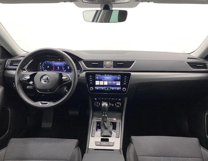 Škoda Superb 9