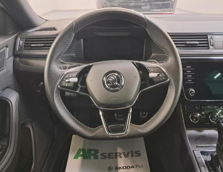 Škoda Superb 18