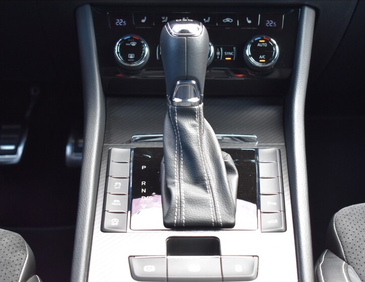 Škoda Superb 18