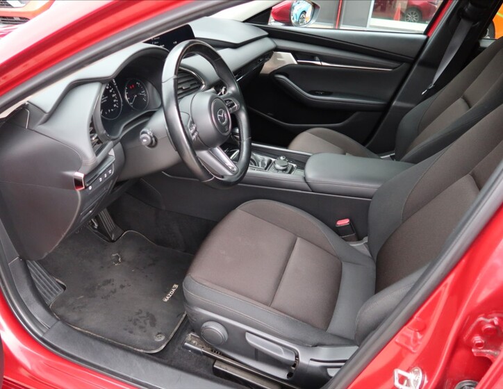 Mazda 3 8
