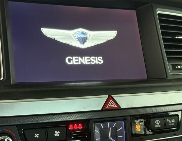 Hyundai Genesis 15