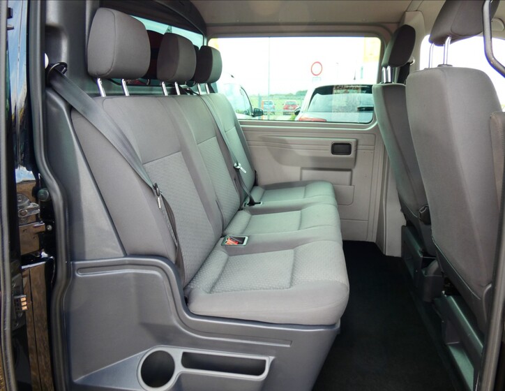 Volkswagen Transporter 9