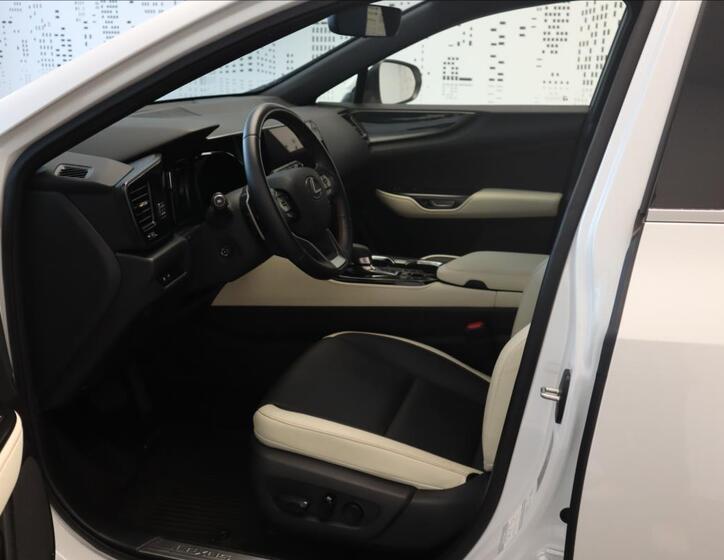 Lexus NX 450h+ 15