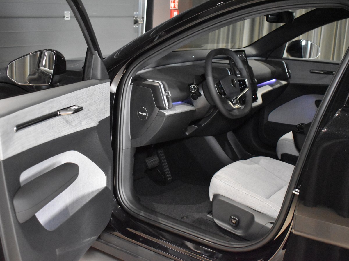 Volvo EX30