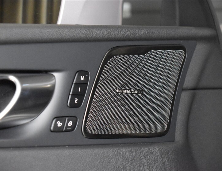Volvo XC60 16