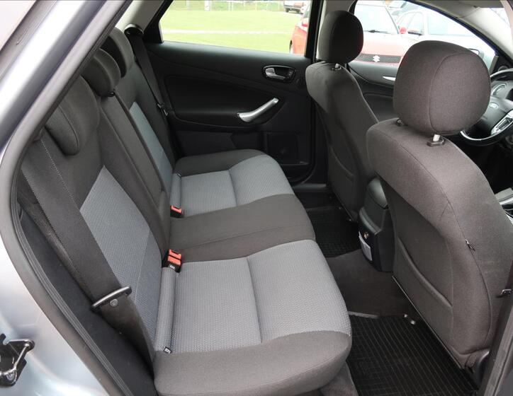Ford Mondeo 18