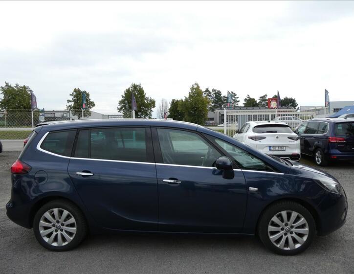 Opel Zafira 8