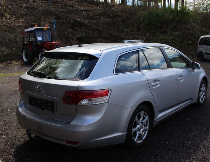 Toyota Avensis 6