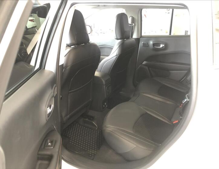 Jeep Compass 14