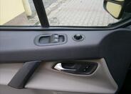 Ford Tourneo Custom 15