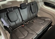 Chrysler Pacifica 24
