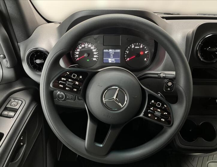 Mercedes-Benz Sprinter 10