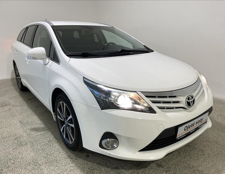 Toyota Avensis 19