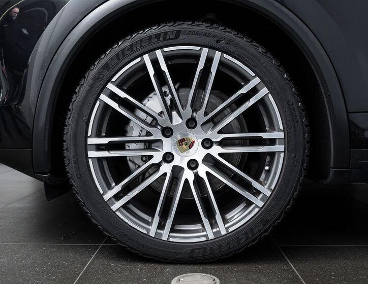 Porsche Cayenne 11