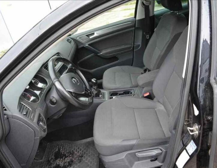 Volkswagen Golf 16