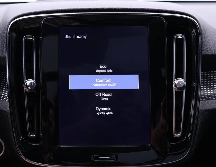 Volvo XC40 28