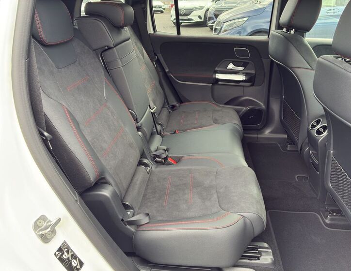 Mercedes-Benz EQB 7