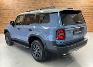 Toyota Land Cruiser 4
