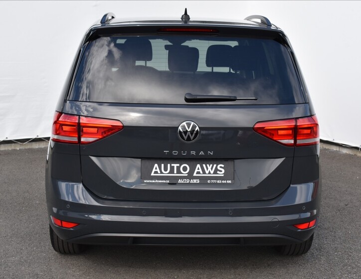Volkswagen Touran 8