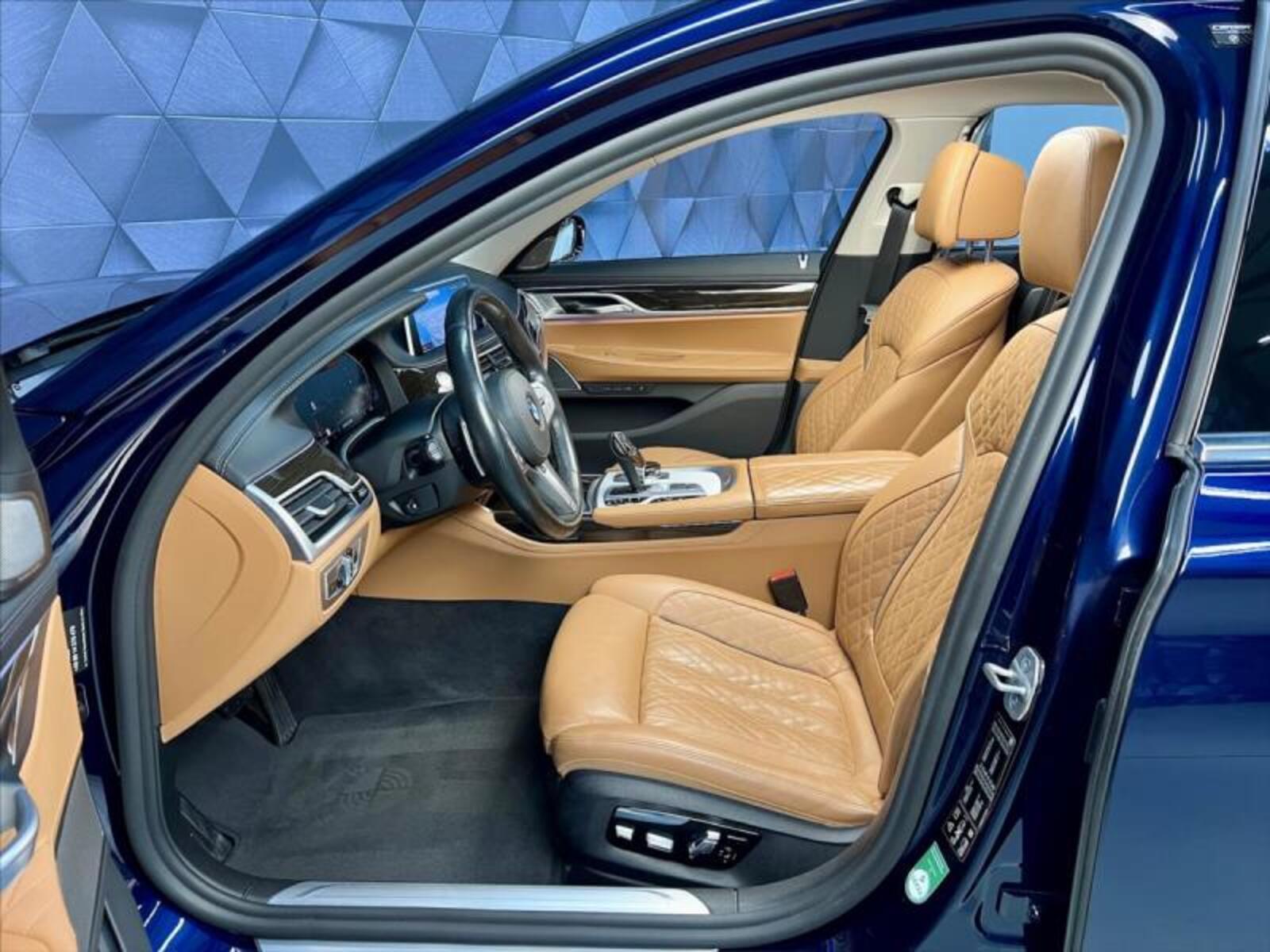 BMW Řada 7 11