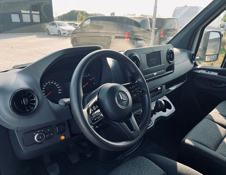 Mercedes-Benz Sprinter 7
