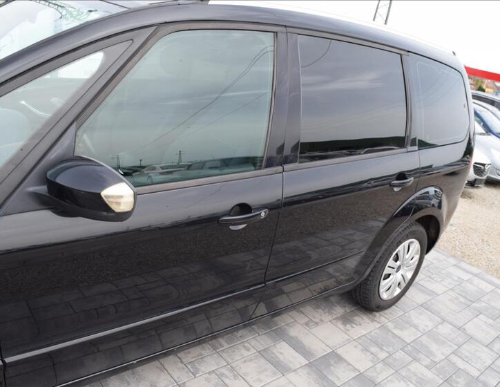 Ford Galaxy 9