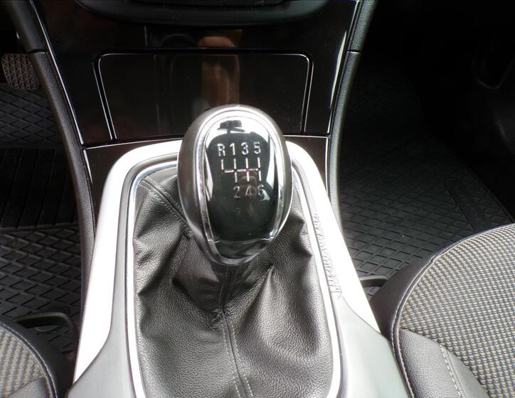 Opel Insignia 11