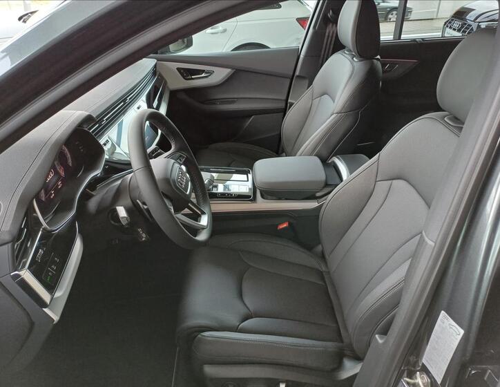 Audi Q7 10
