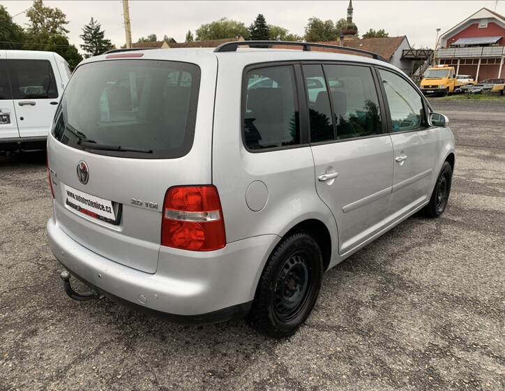 Volkswagen Touran 5