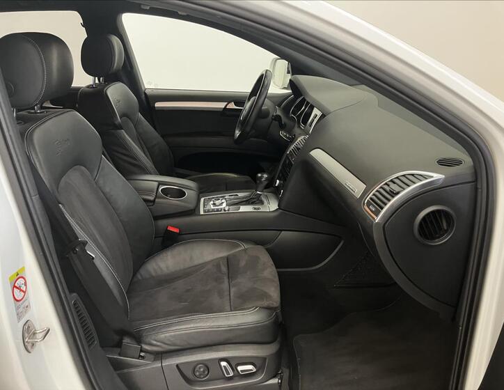 Audi Q7 17