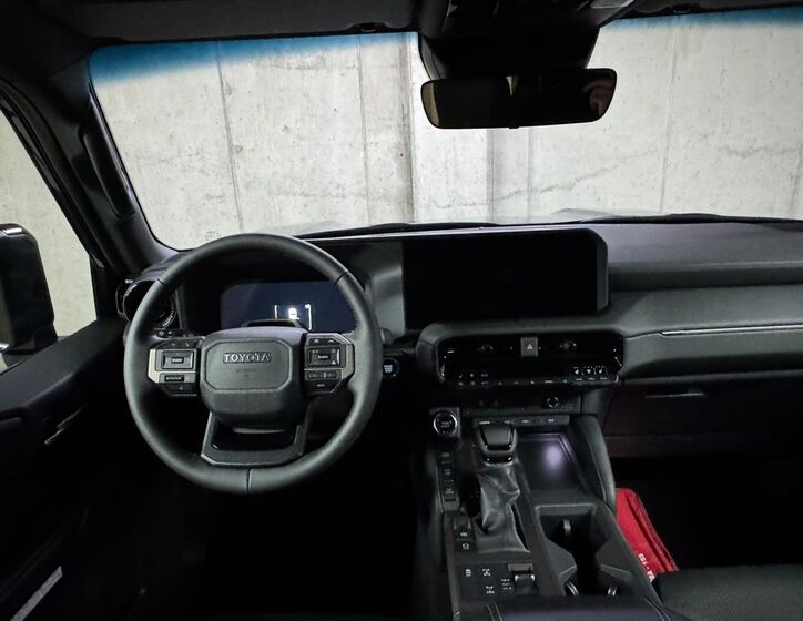 Toyota Land Cruiser 14