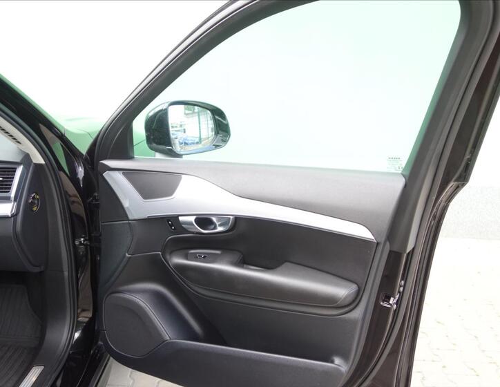 Volvo XC90 32