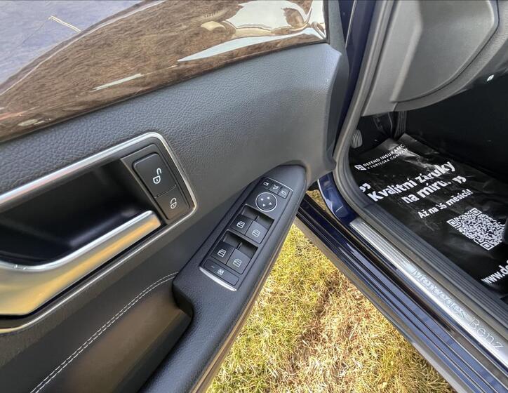 Mercedes-Benz Třídy E 12