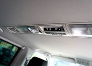 Volkswagen Caravelle 32