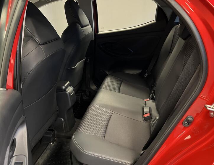 Mazda 2 8