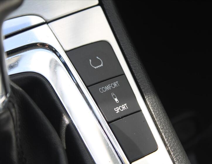 Volkswagen Passat CC 19