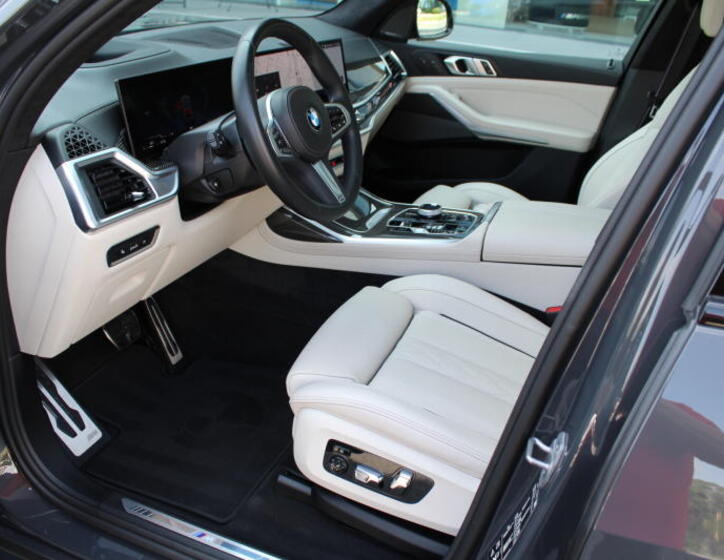 BMW X7 10