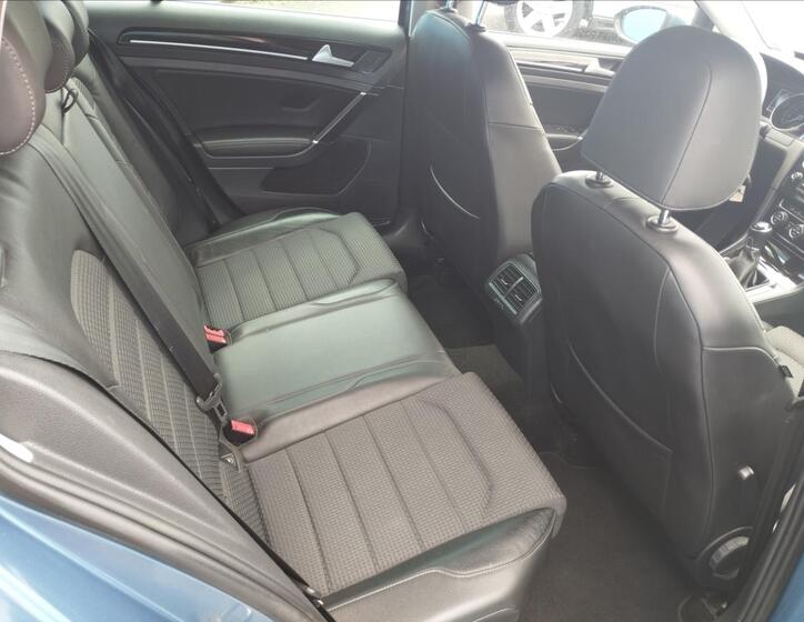 Volkswagen Golf 9