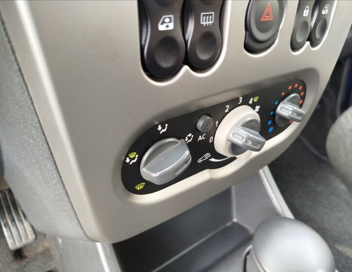 Dacia Sandero 15